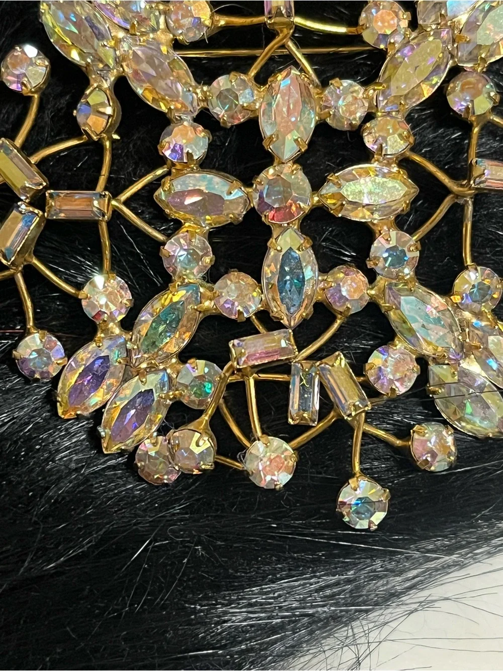 Vintage Sparkling Rhinestones Brooch